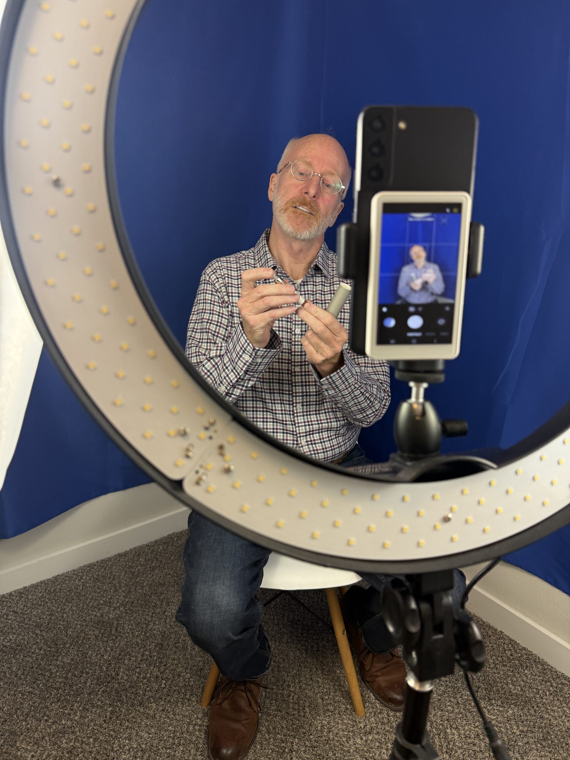 Demonstration of Stephen Cale the Gen X UGC guy at work